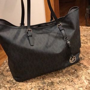 Michael Kors Jet Set Travel Tote